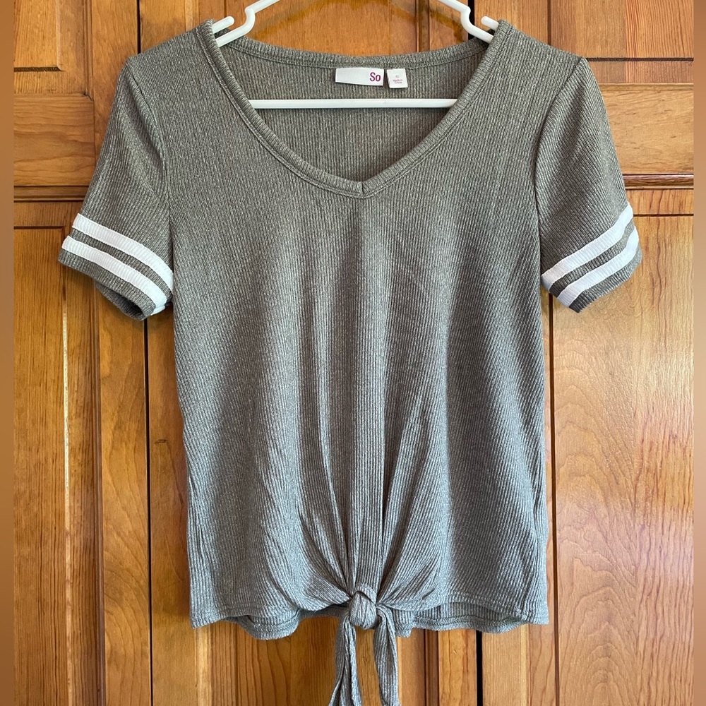 💙 SO Junior Camo Green Short Sleeve Top 💙
